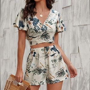 Floral And Tropical Print Crop Wrap Top With Shorts
